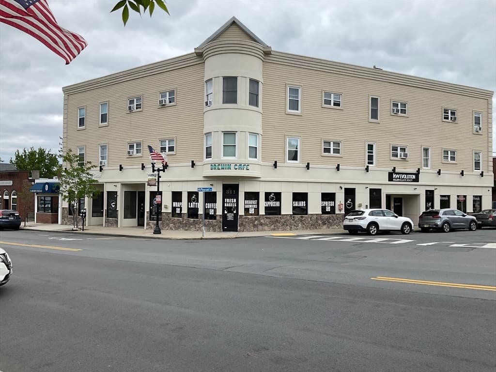 Casa Unifamiliar de 0 quartos em 311 Broadway, Revere