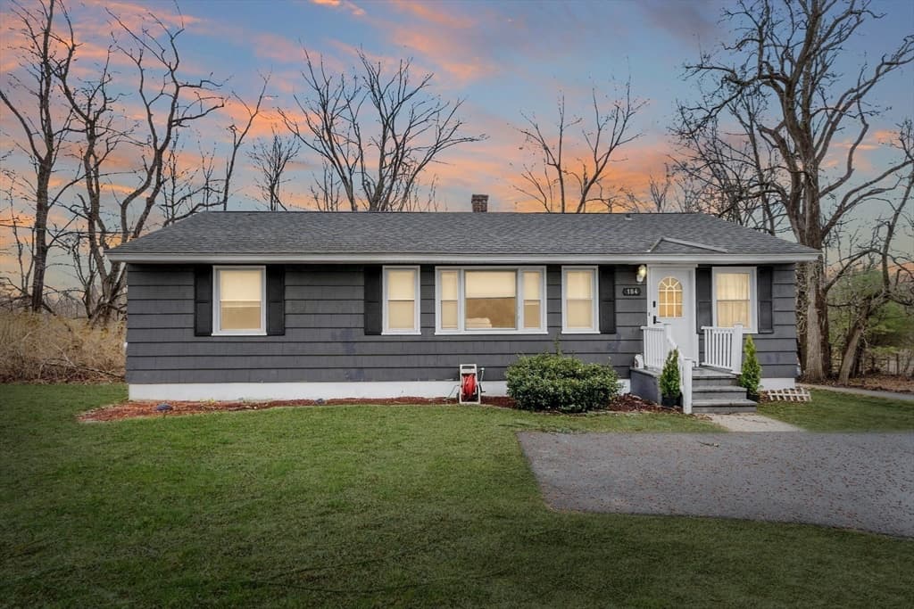 Casa Unifamiliar de 3 quartos em 184 Fitchburg Rd, Townsend