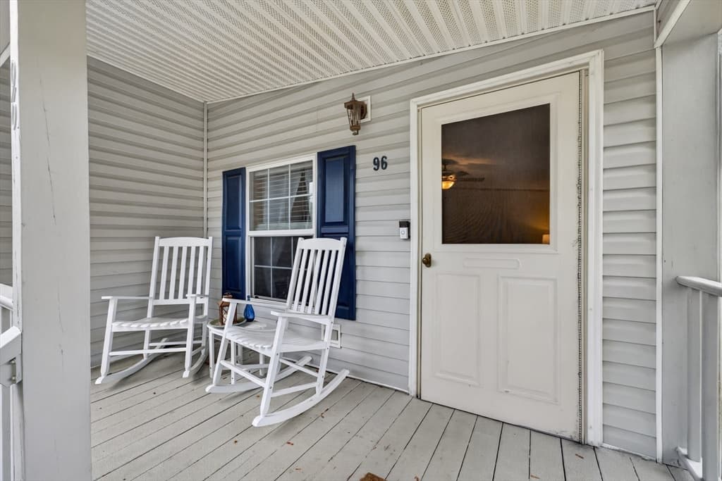 Casa Unifamiliar de 2 quartos em 96 Songbird Ln, Tiverton