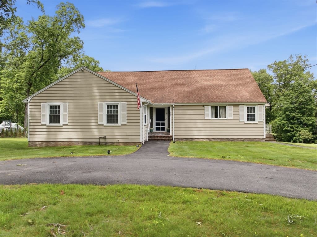 3-bed Single Family at 505 Lowell Street, Lynnfield