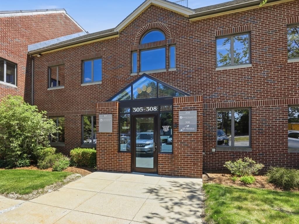 Comercial de 0 quartos em 100 Conifer Hill Dr # 307, Danvers