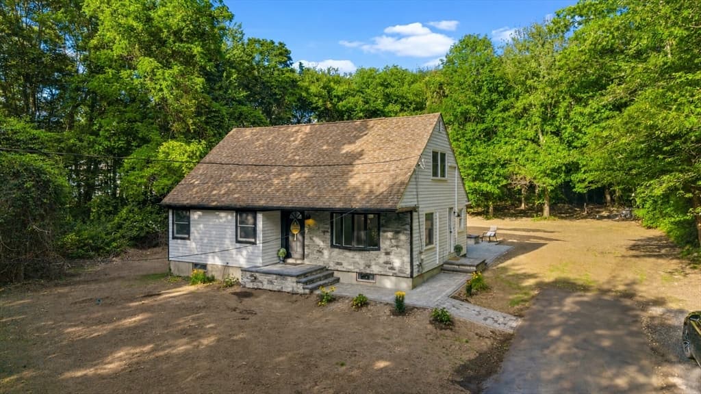 Casa Unifamiliar de 3 quartos em 380 Brayton Rd, Tiverton