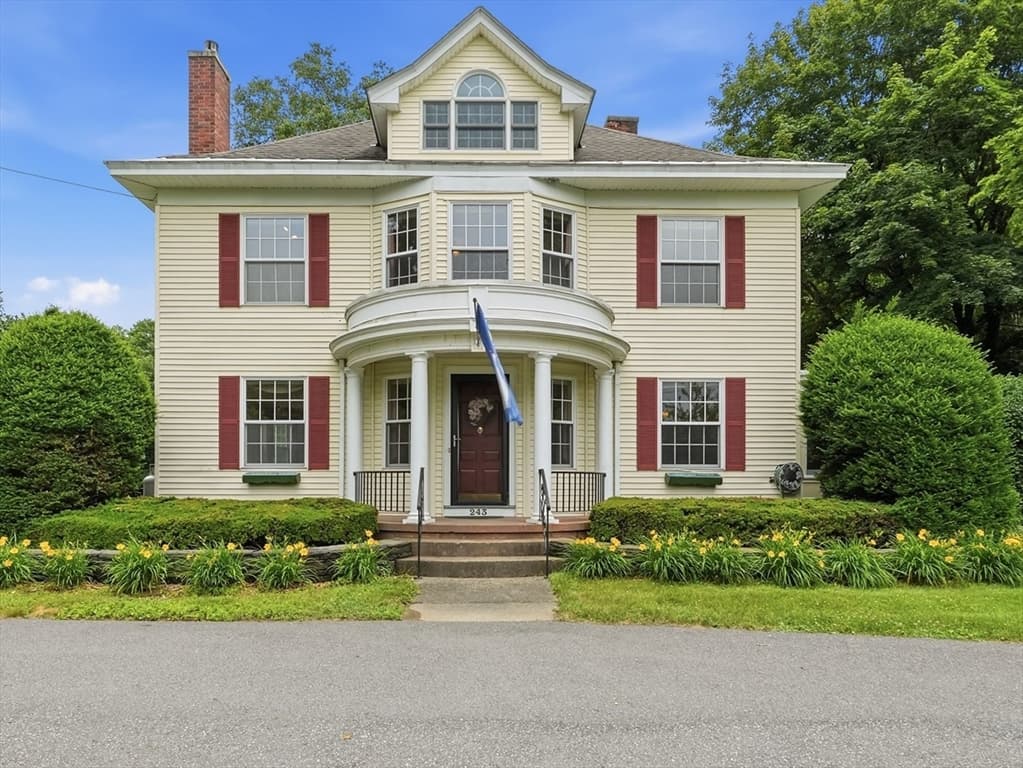 4-bed Single Family at 243 Colrain Road, Greenfield