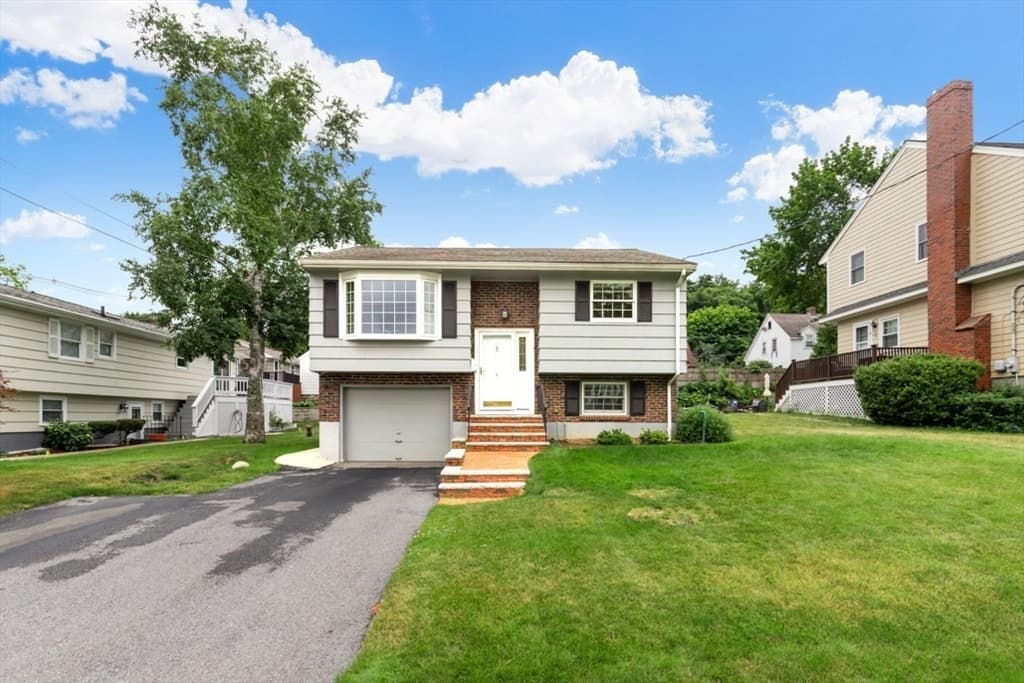 2-bed Single Family at 4 Rossmore Rd, Lynnfield