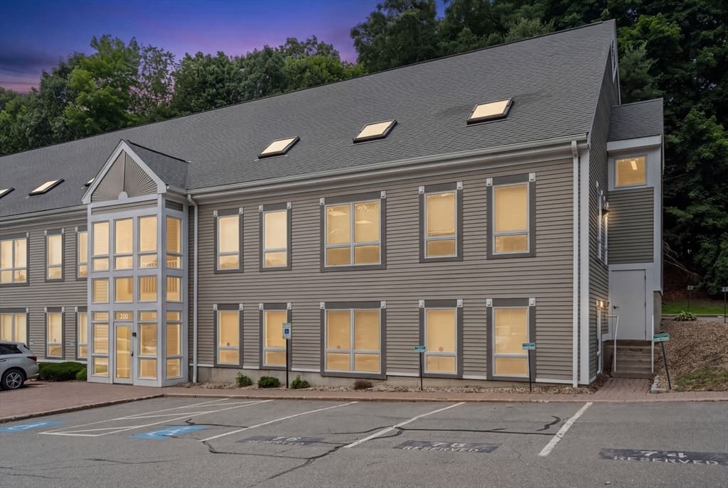 Comercial de 0 quartos em 491 Maple # 208, Danvers