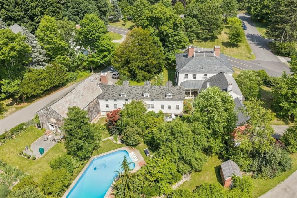 Casa Unifamiliar de 6 quartos em 194 Center Rd, Shirley