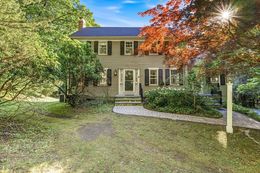 Casa Unifamiliar de 4 quartos em 21 Goulding St E, Sherborn