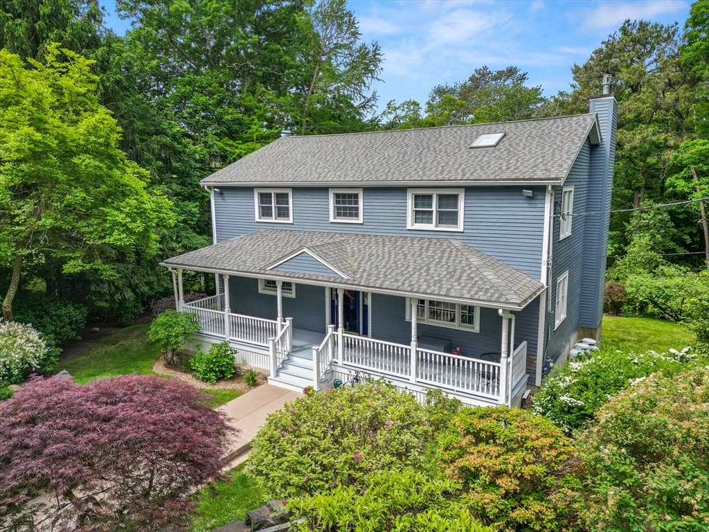 Casa Unifamiliar de 3 quartos em 30 R Magnolia Ave, Gloucester