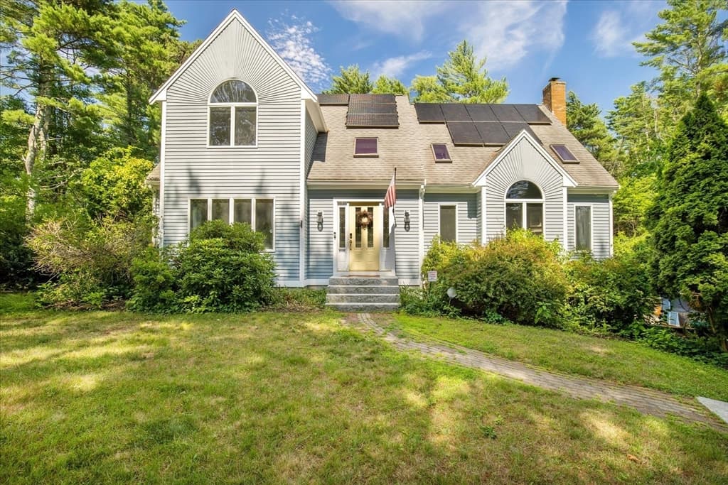Casa Unifamiliar de 3 quartos em 20 Ortolani Cir, Kingston