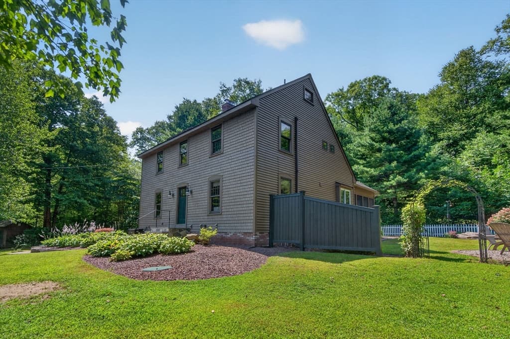 Casa Unifamiliar de 3 quartos em 187 Blackstone Street, Mendon