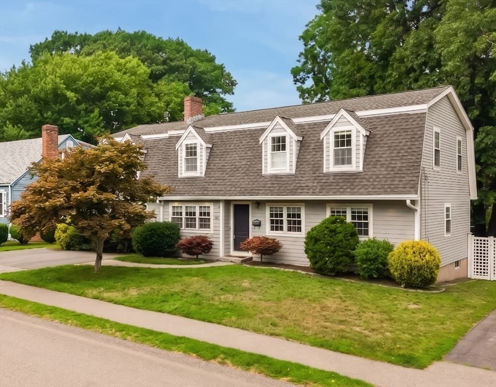 Casa Unifamiliar de 4 quartos em 100 Kimball Rd., Dedham