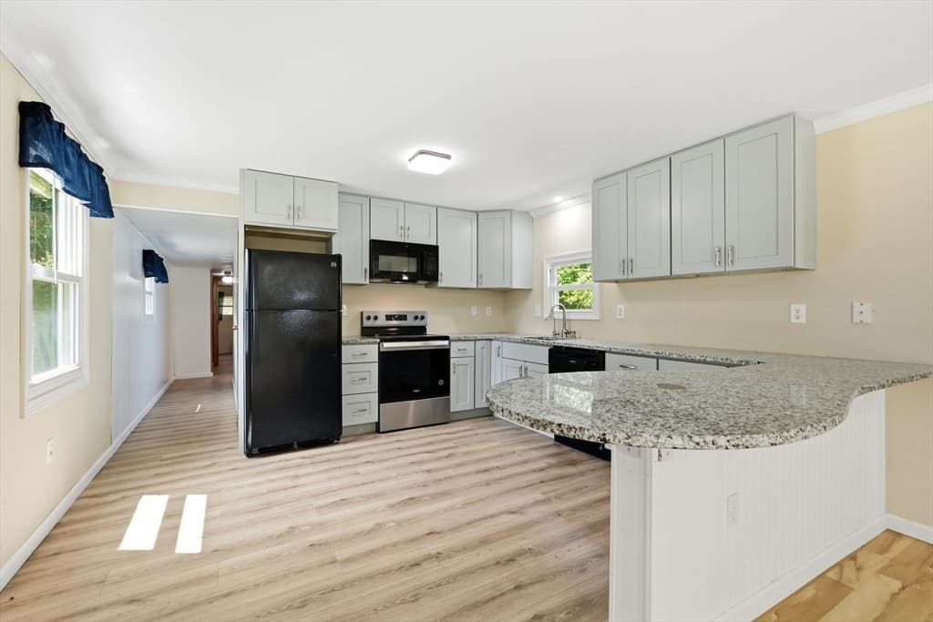 2-bed Single Family at 78 Searle Rd, Huntington