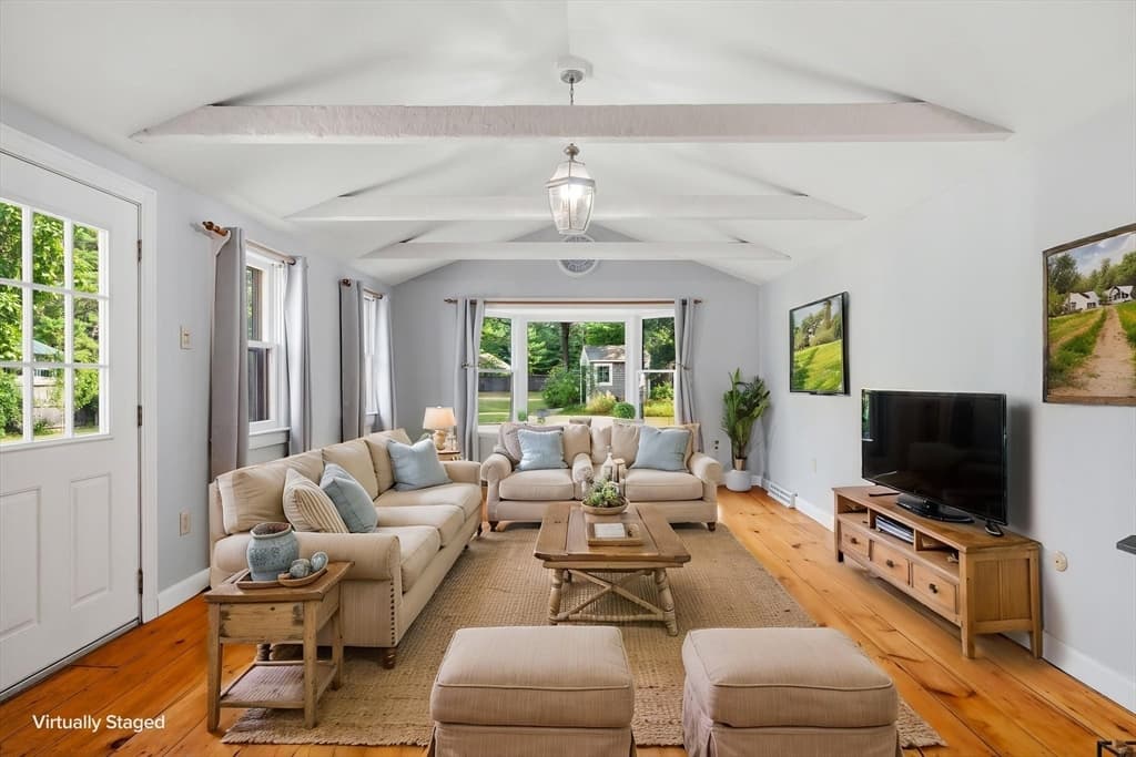 4-bed Single Family at 21 Pembroke St, Kingston