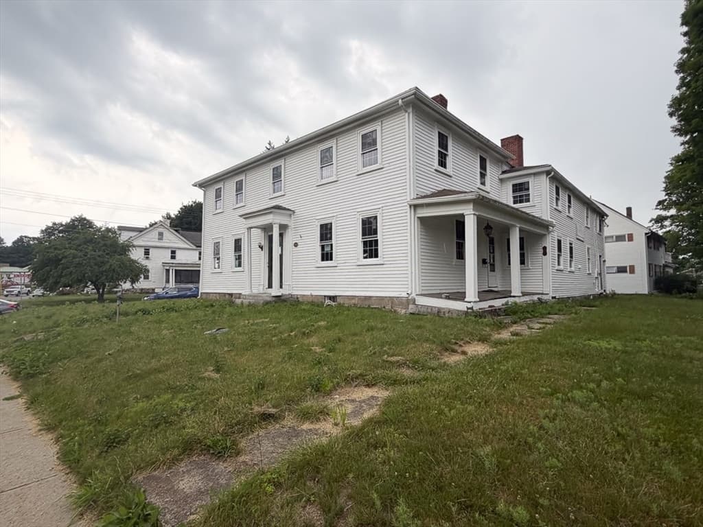 Multifamiliar de 7 quartos em 179 Front St, Winchendon