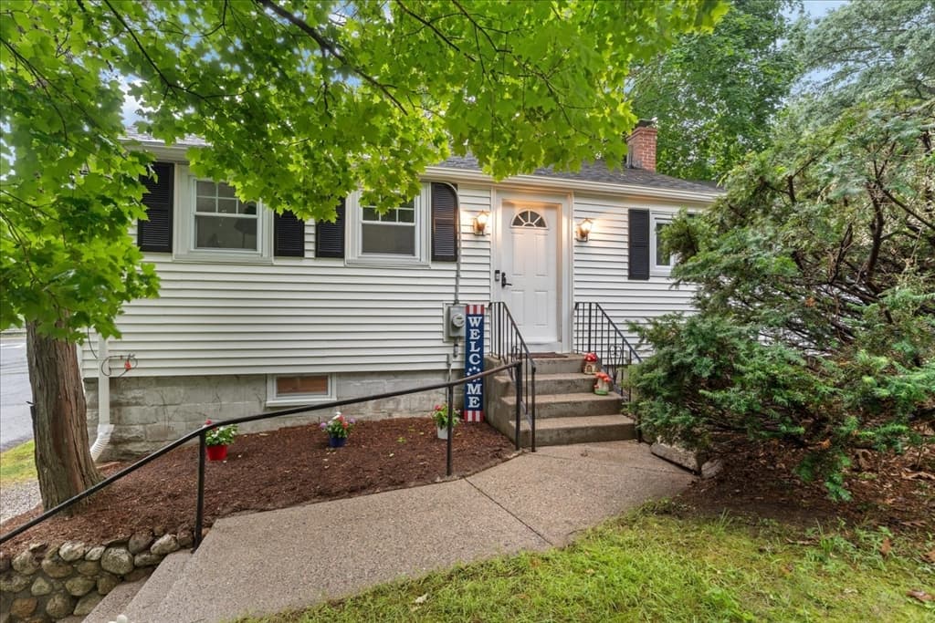 Casa Unifamiliar de 2 quartos em 19 Bennett St, Wrentham
