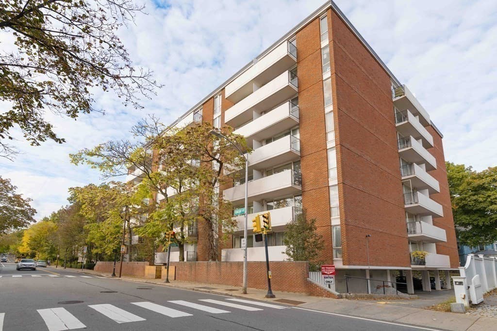 Condominio de 1 habitaciones en 29 Concord Ave. # 212, Cambridge