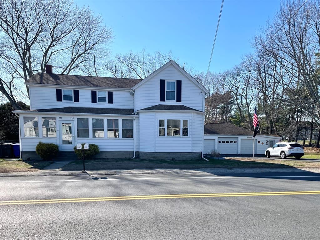 4-bed Multi-Family at 348 Market St, Warren