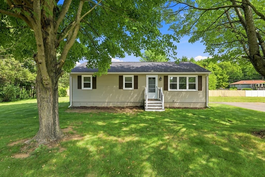 Casa Unifamiliar de 3 quartos em 15 Peterson Cir, Agawam