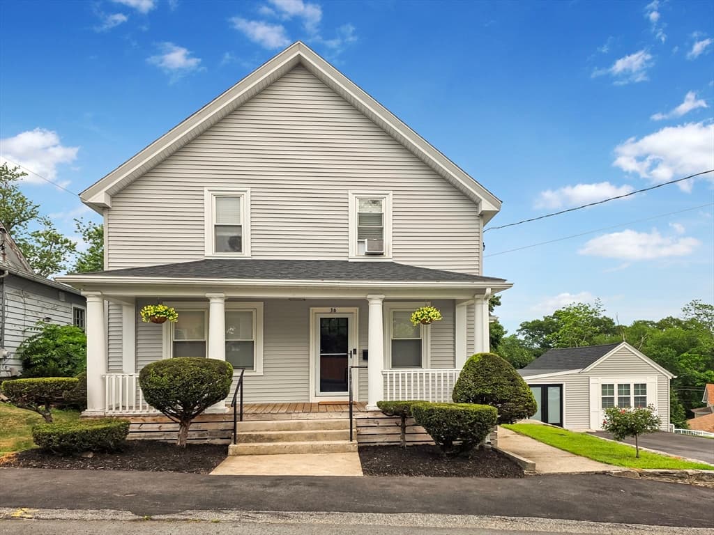 6-bed Single Family at 36 Bellevue Ave, North Smithfield