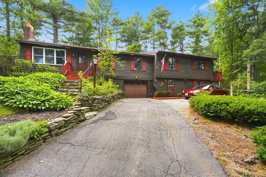 4-bed Single Family at 71 Warren Road, Townsend