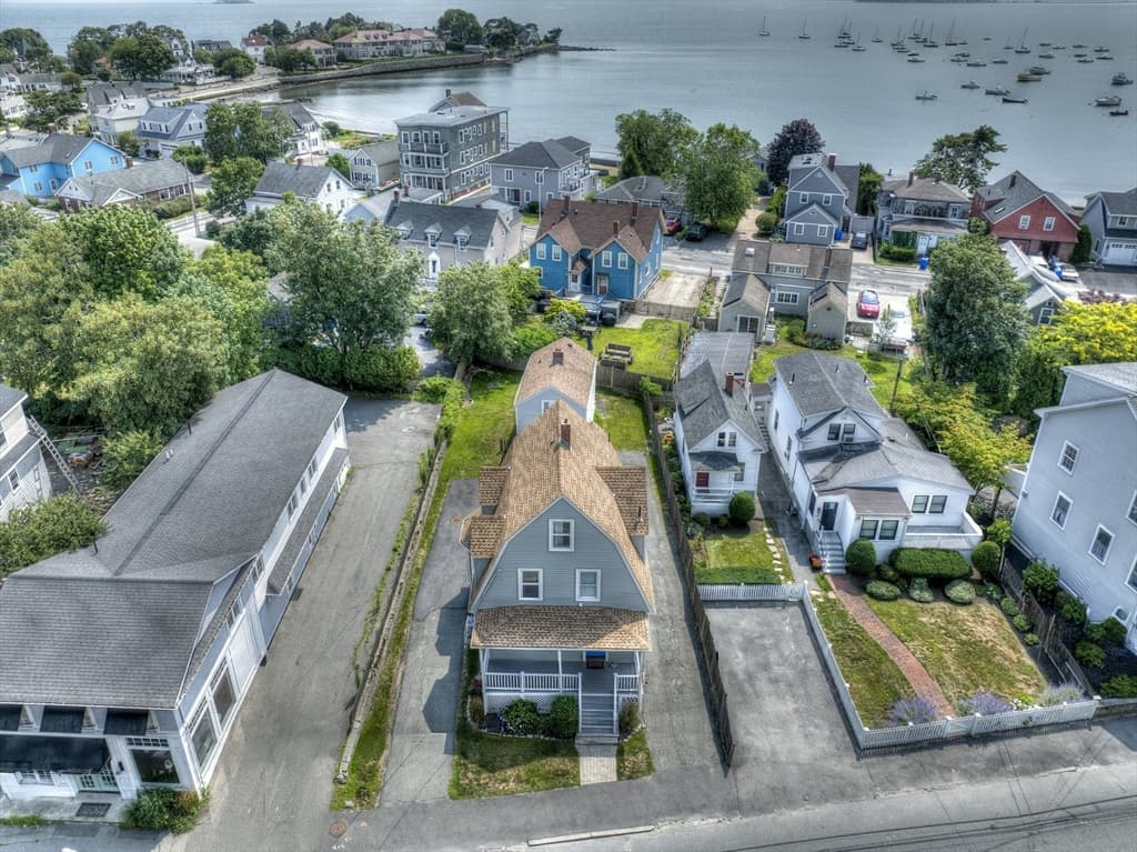 4-bed Single Family at 481 Humphrey, Swampscott