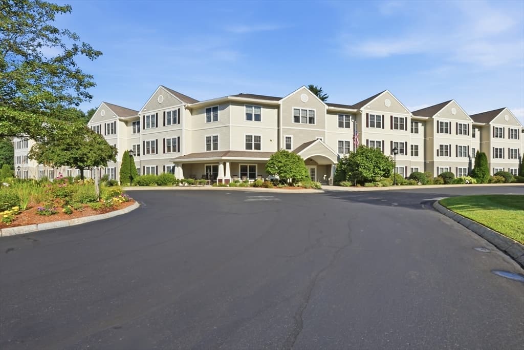 Condomínio de 2 quartos em 7 Crescent Way # 306, Sturbridge