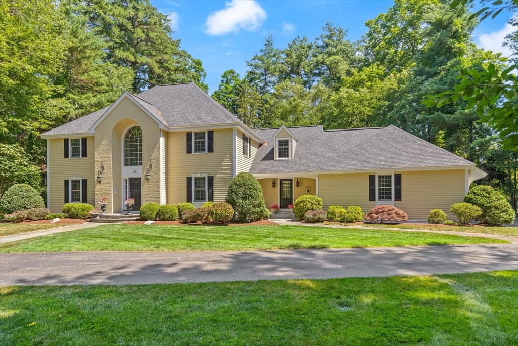 4-bed Single Family at 115 Fox Run Rd, Sudbury