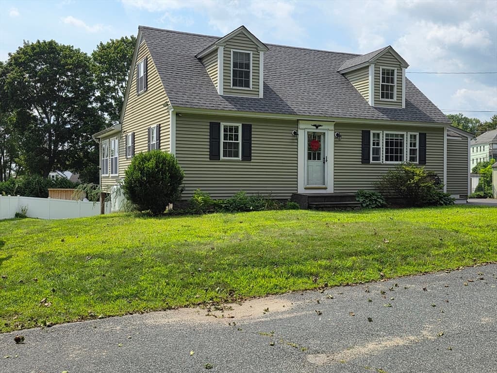 4-bed Single Family at 14 James St., Dudley