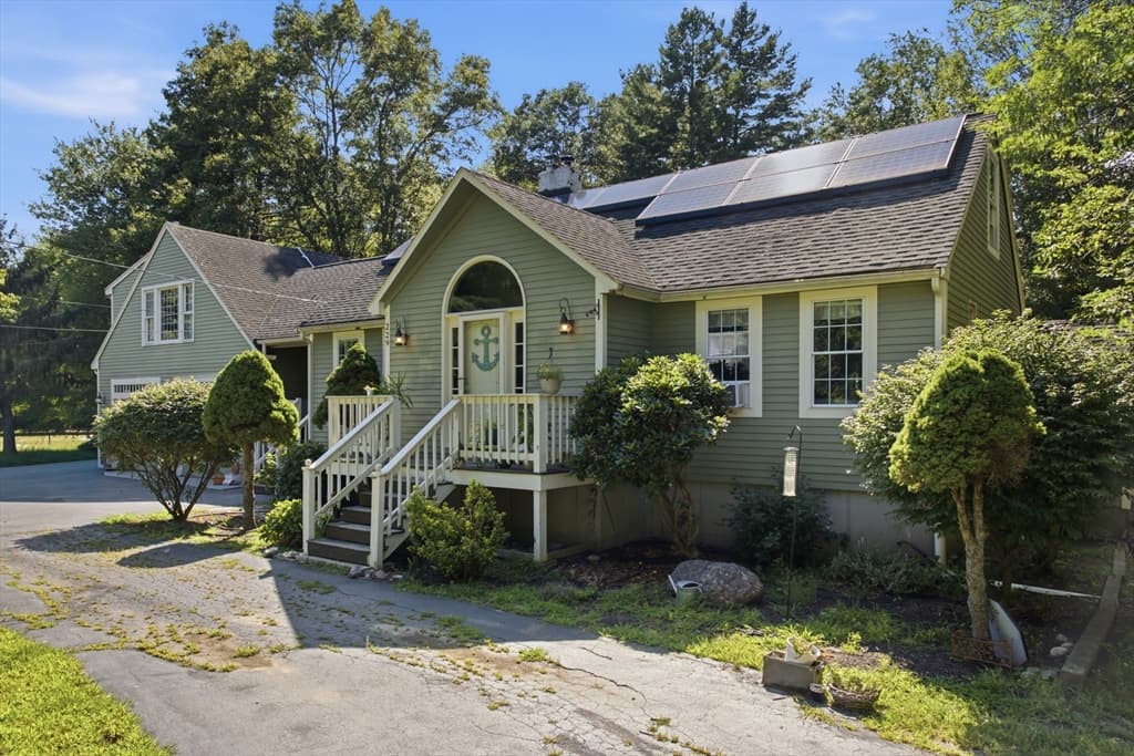 3-bed Single Family at 229 Dean St, Norton