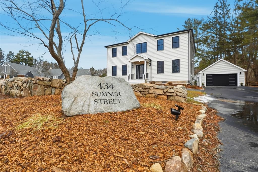 5-bed Single Family at 434 Sumner St, Stoughton