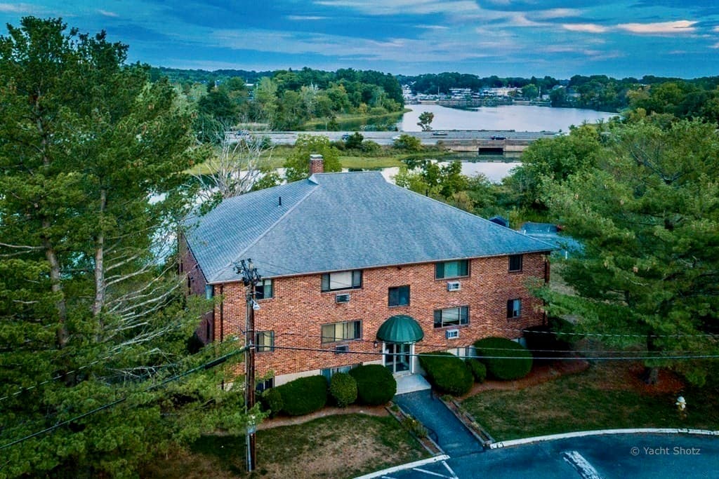 Condomínio de 2 quartos em 36 Bayview Terrace # 4, Danvers
