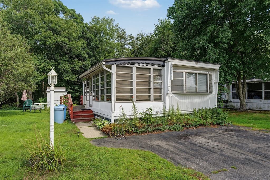 Casa Unifamiliar de 2 quartos em 121 Mayflower Ave, Taunton