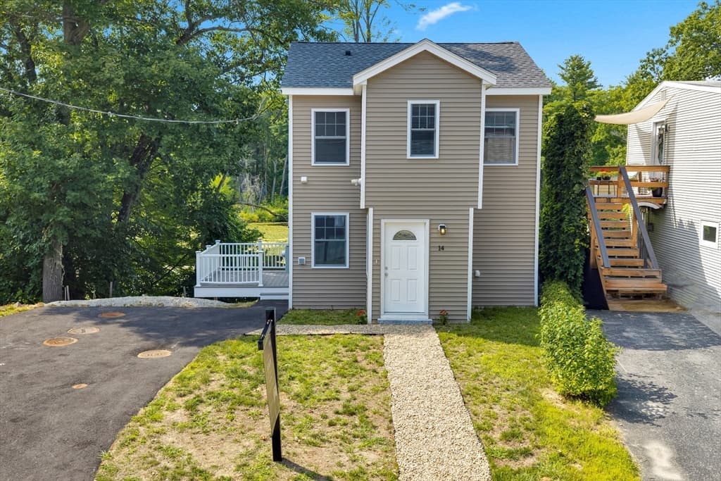2-bed Single Family at 14 Hillside Road, Northborough