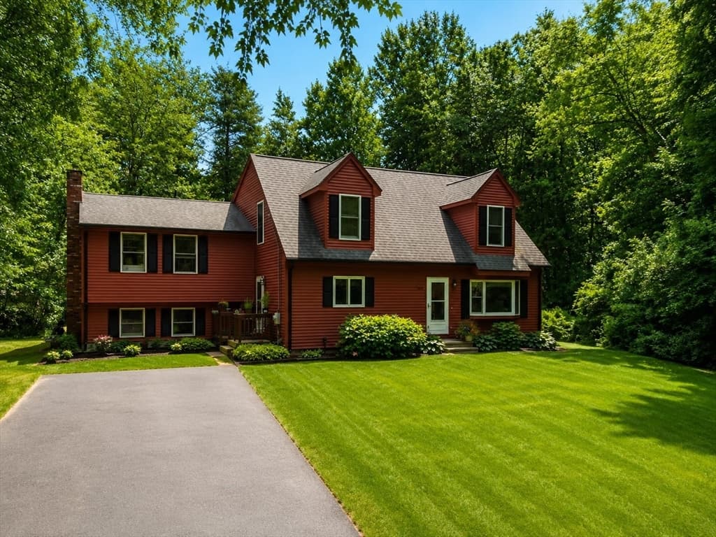 3-bed Single Family at 351 Hartford Ave E, Uxbridge