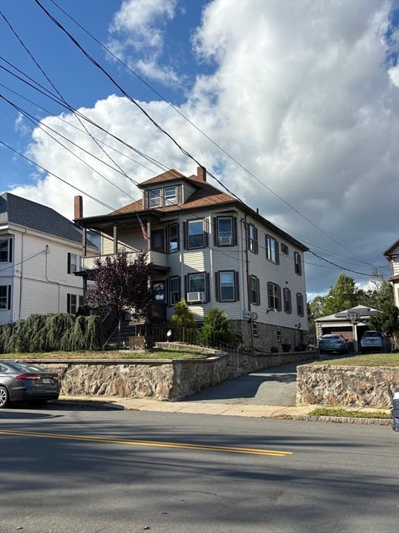 6-bed Multi-Family at 507-509 Nash Rd, New Bedford