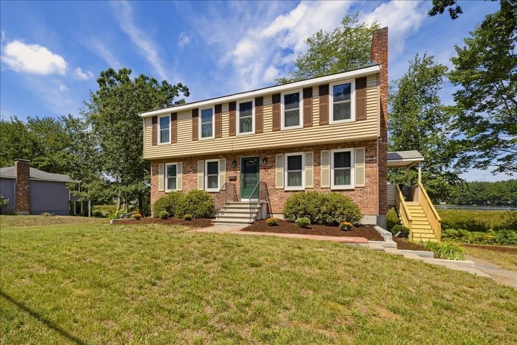 Casa Unifamiliar de 4 quartos em 52 Sandy Pond Rd, Ayer