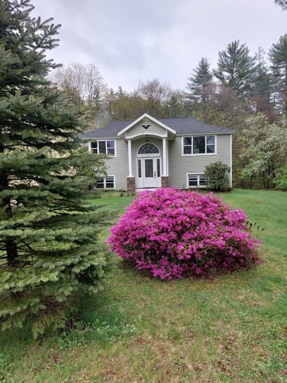 Casa Unifamiliar de 4 habitaciones en 511 Michael Sears Rd, Belchertown