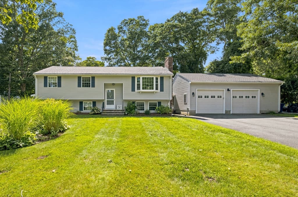 Casa Unifamiliar de 4 quartos em 19 Sawdy Pond Avenue, Tiverton