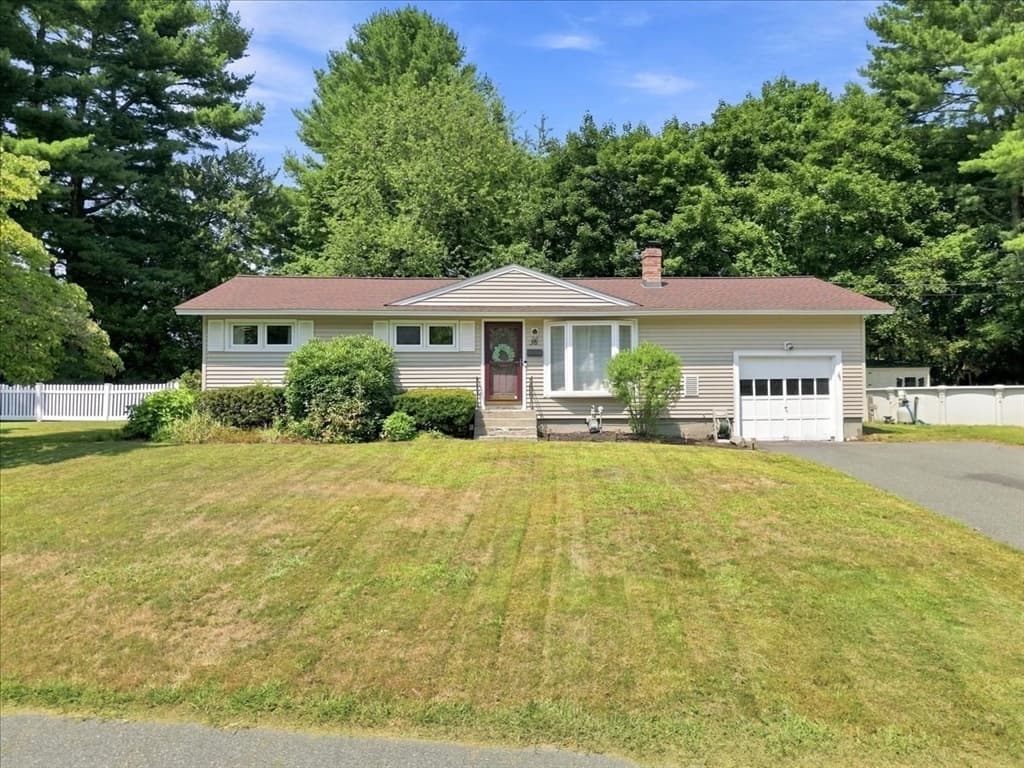 Casa Unifamiliar de 3 quartos em 36 Regal St, Holliston