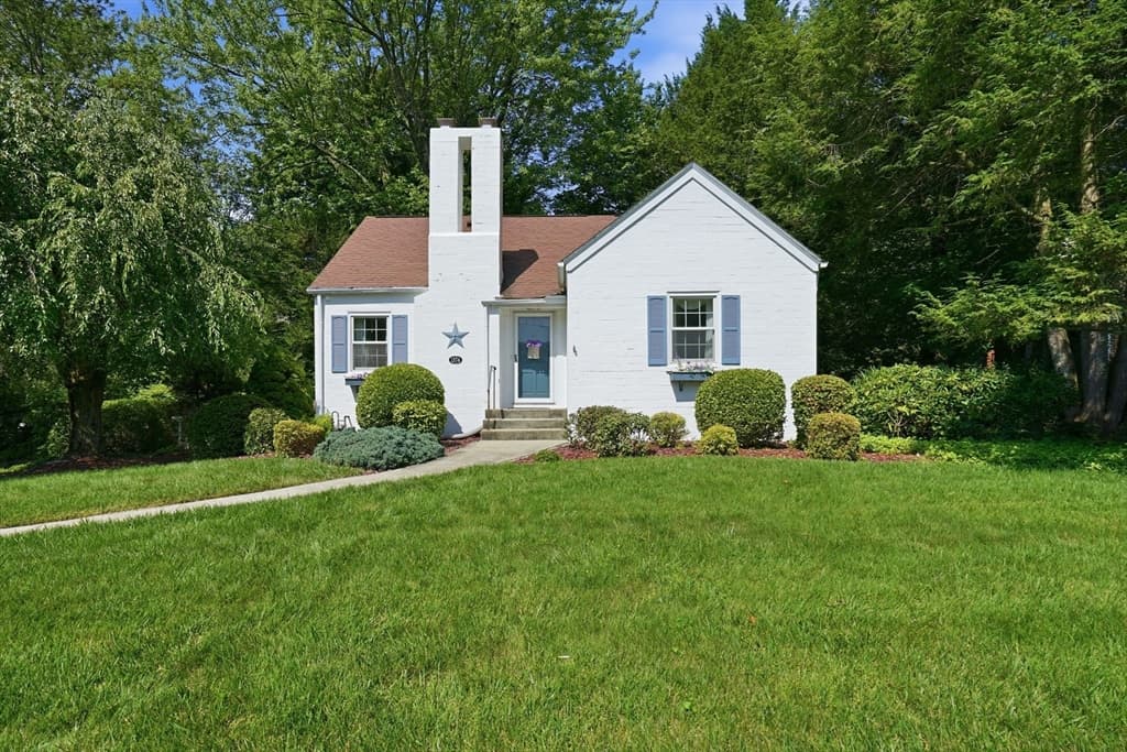 3-bed Single Family at 1374 Plumtree Rd, Springfield