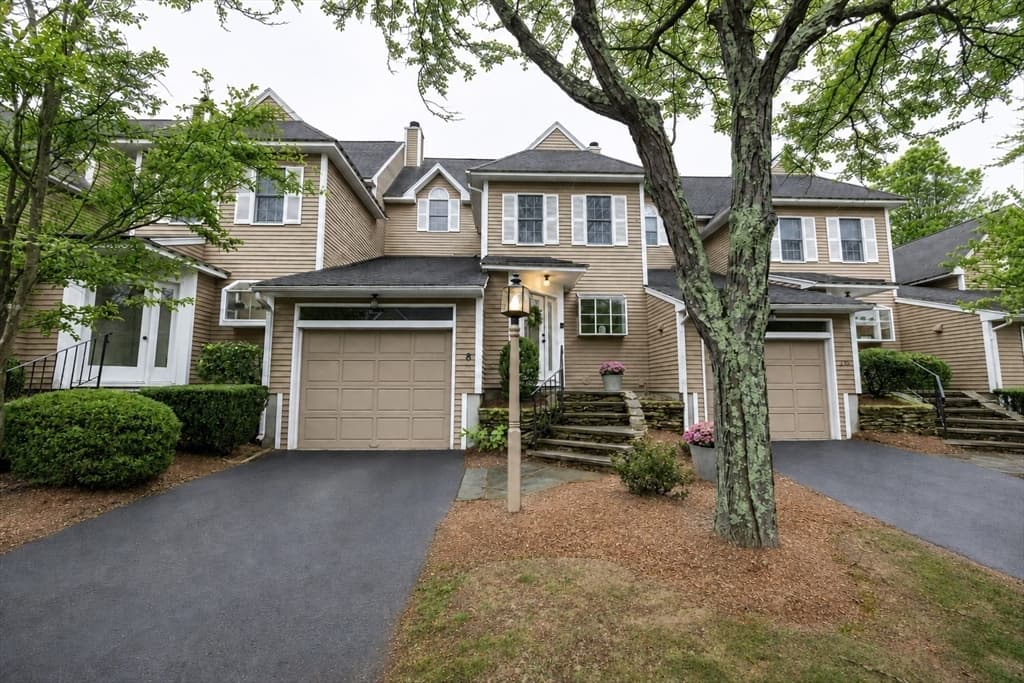 Condominio de 2 habitaciones en 8 Fairway View Ln # 8, Norton