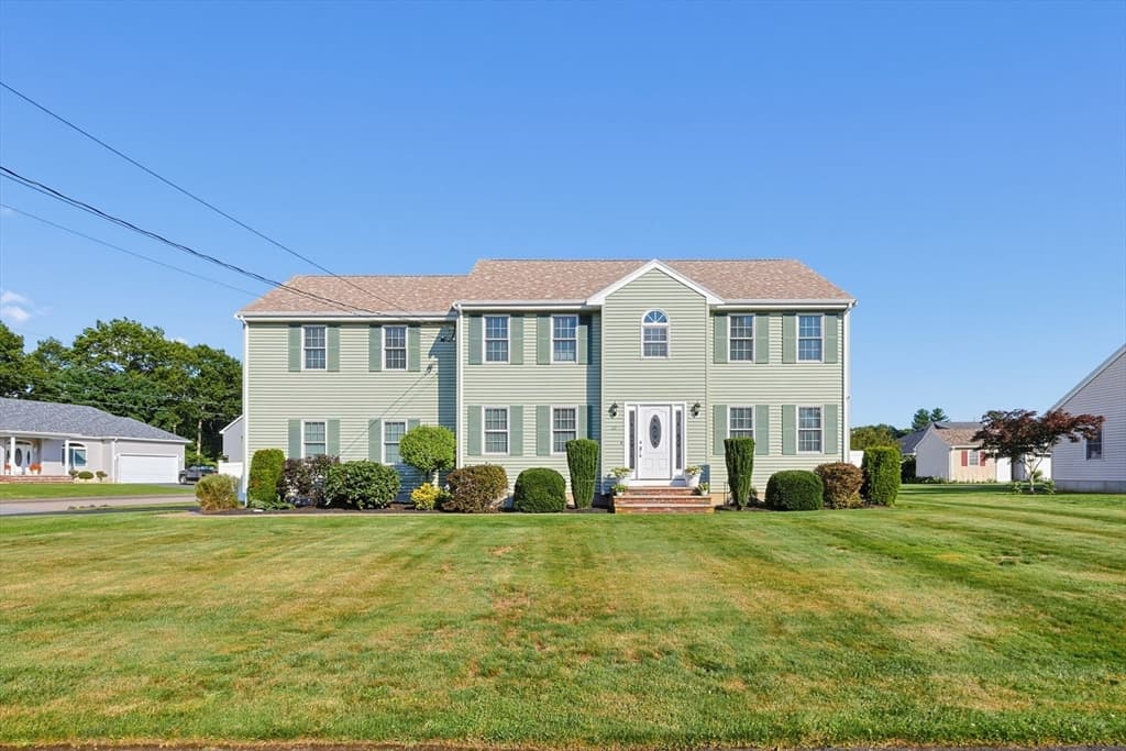 Casa Unifamiliar de 4 quartos em 10 Bryan Dr, Taunton