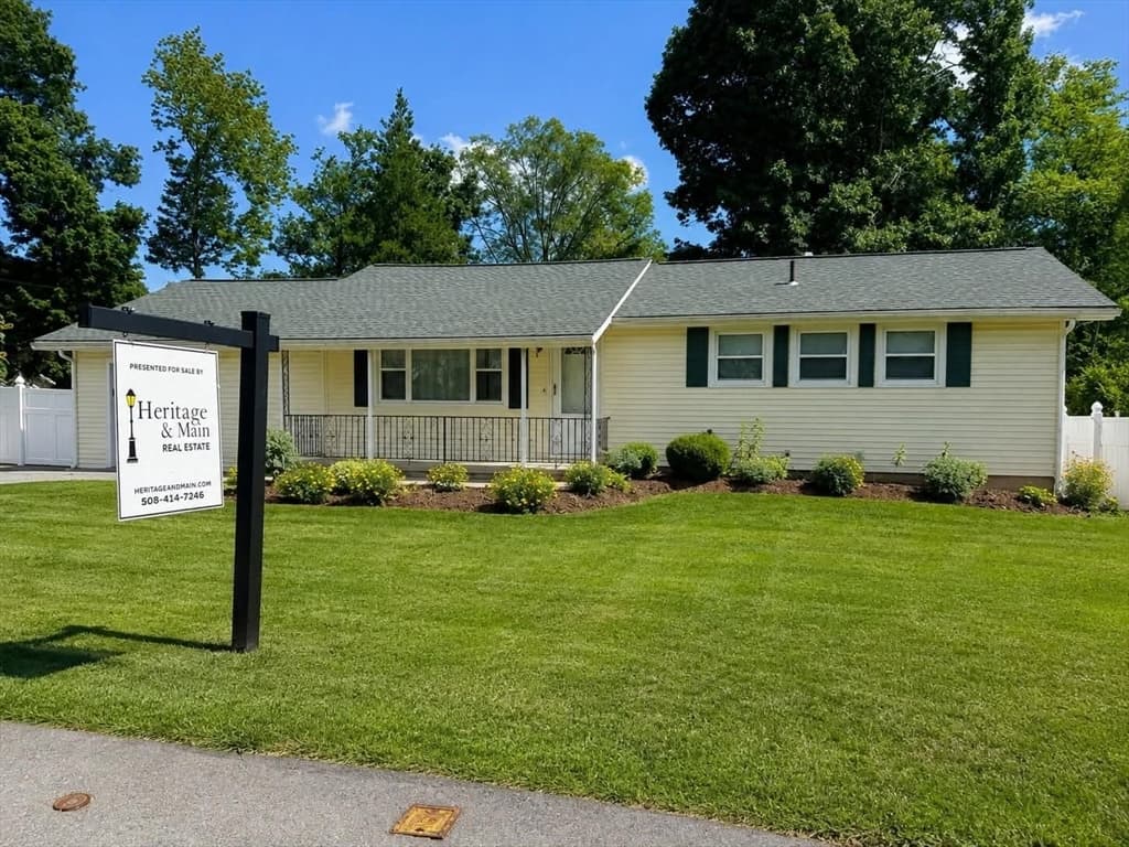 3-bed Single Family at 14 Yale Drive, Milford