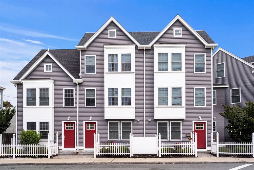 Condomínio de 3 quartos em 34 Beckford St # D, Beverly