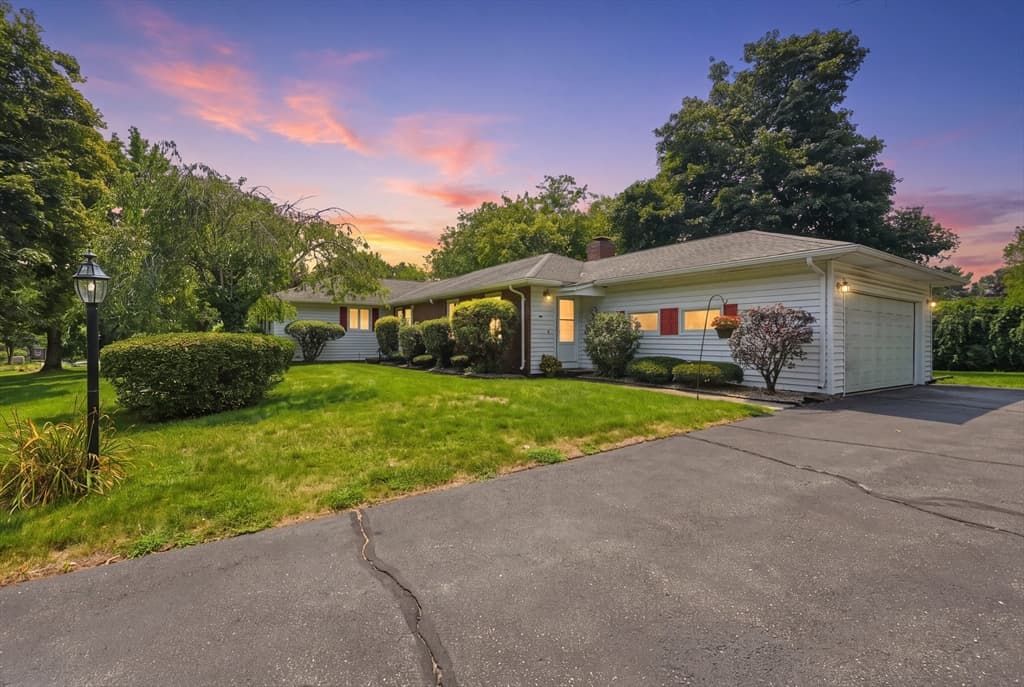 3-bed Single Family at 22 Williston Dr, Longmeadow