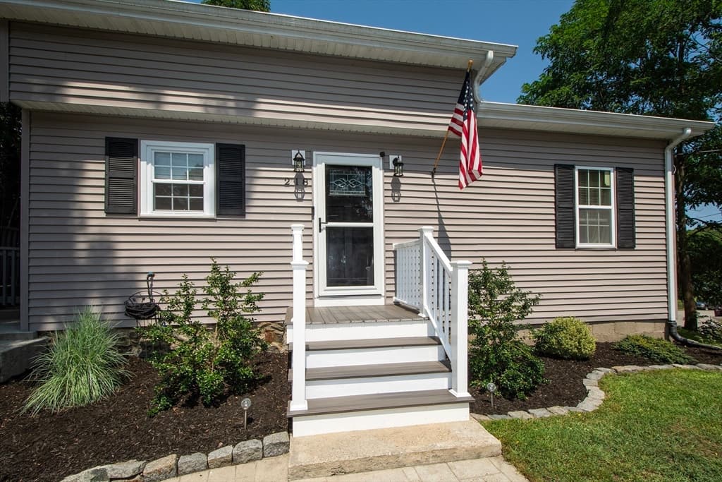 3-bed Single Family at 218 Westminster Rd, Weymouth