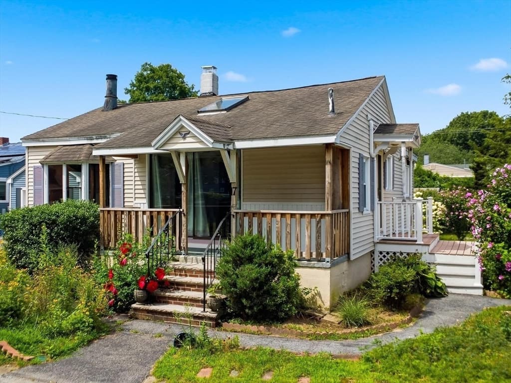 2-bed Single Family at 17 Saint James St, Dracut