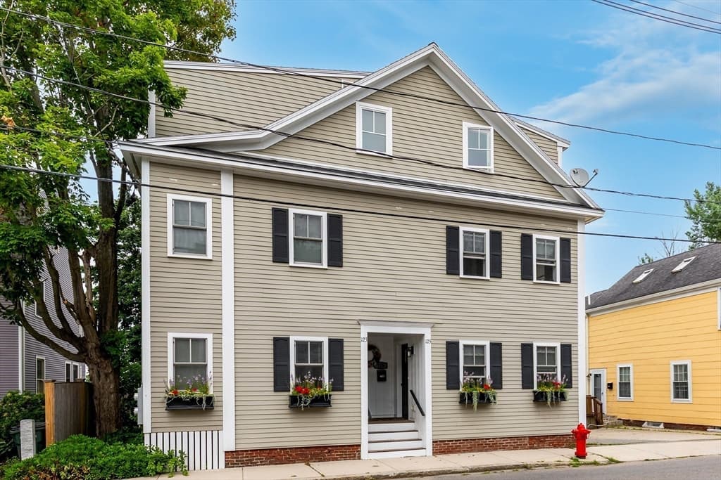 Condomínio de 3 quartos em 123-125 Water St # 123, Newburyport