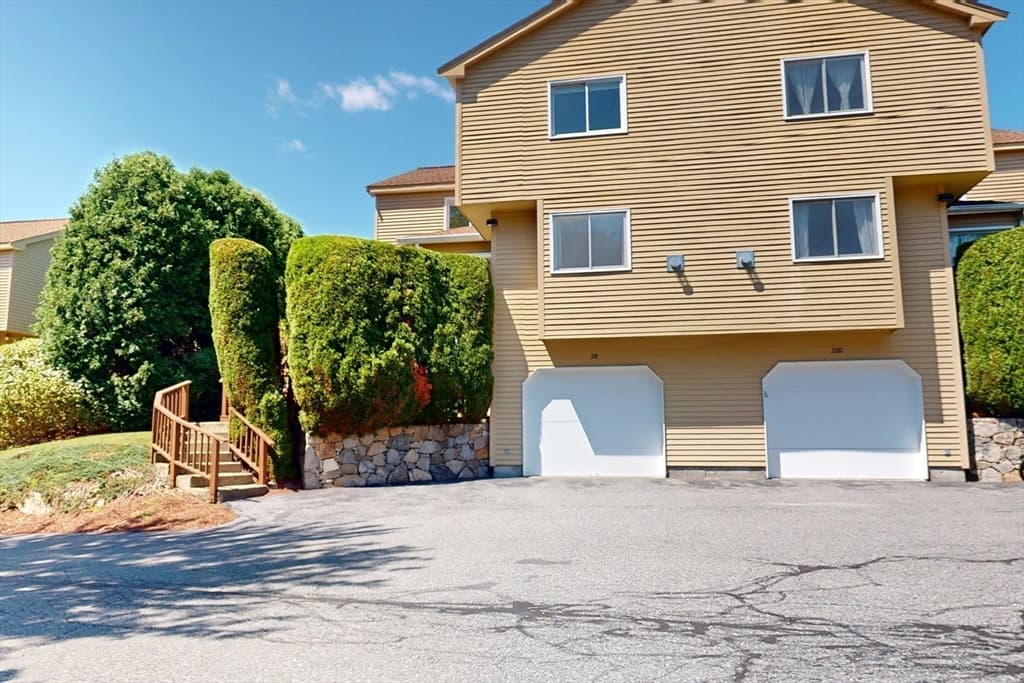 2-bed Condo at 98 Algonquin Tr # 98, Ashland