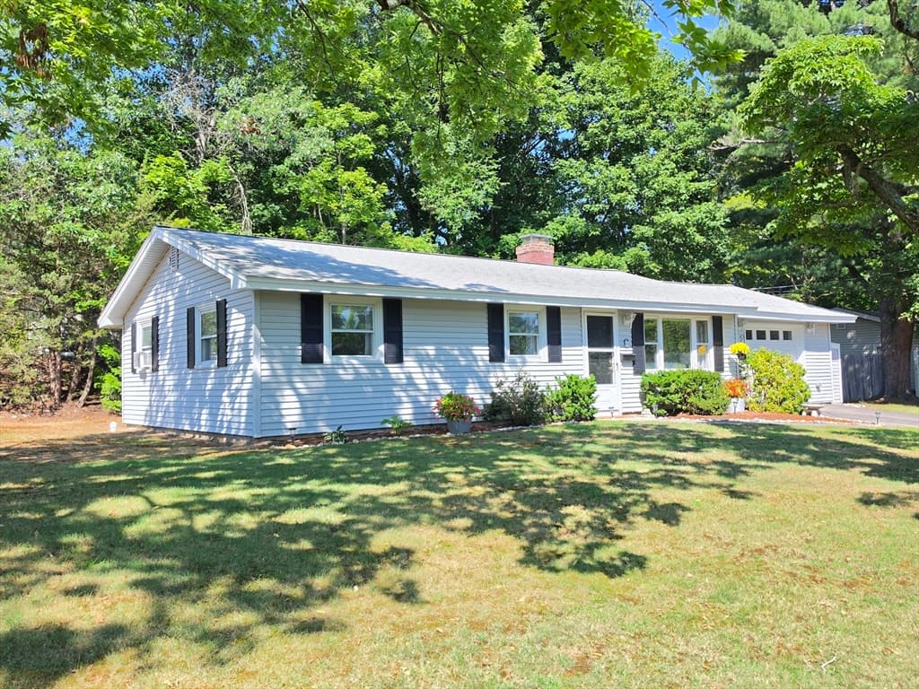 Casa Unifamiliar de 3 quartos em 41 Anderson Rd, Framingham